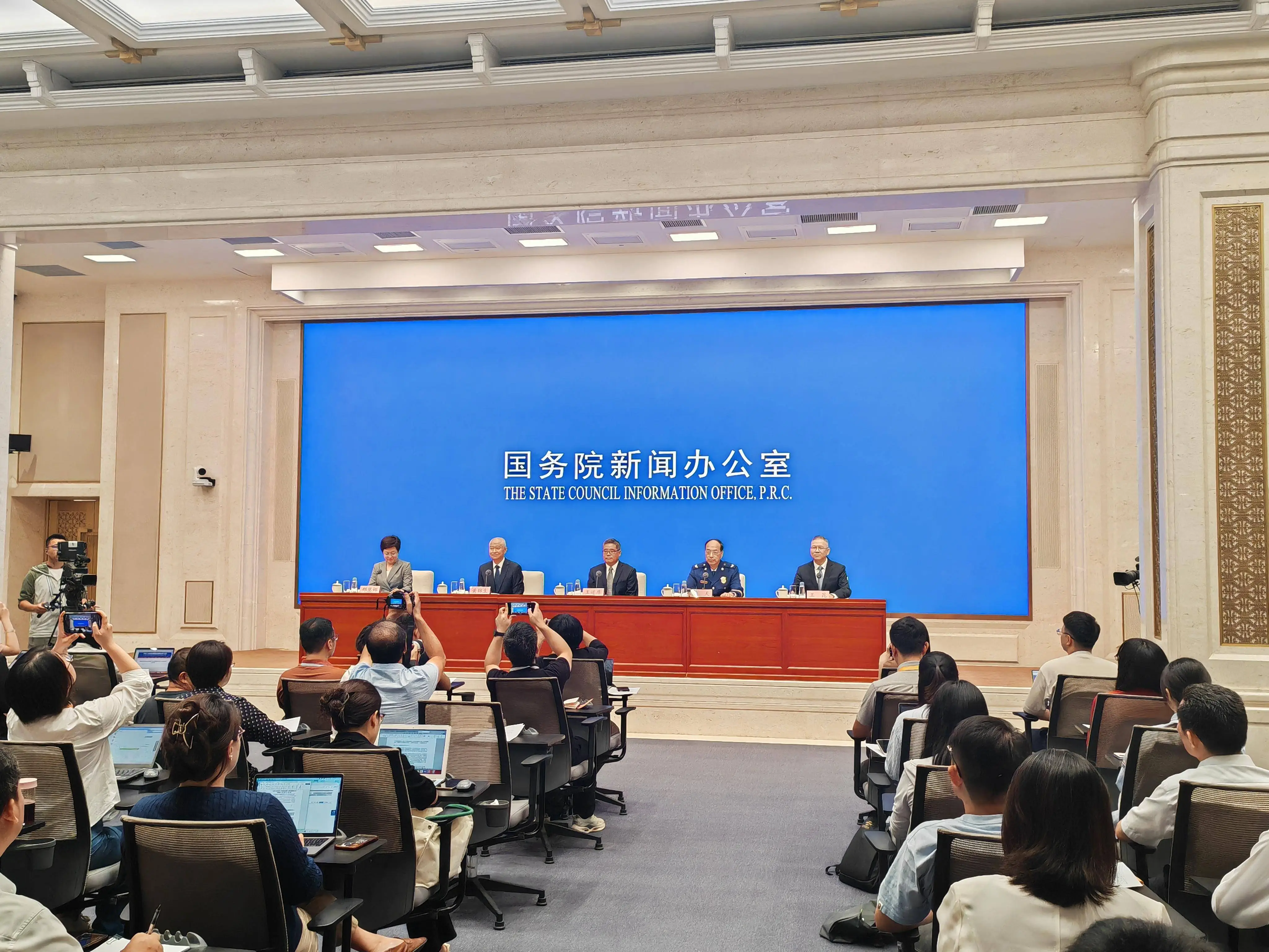 为有效防范化解重大安全风险、应对突发事件，保护人民群众生命财产安全，维护国家安全和社会稳定，制定本预案。